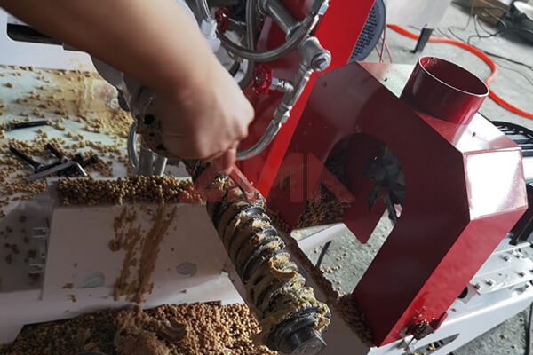 fish feed making machhine in zambia-Lima Fish Feed Machine